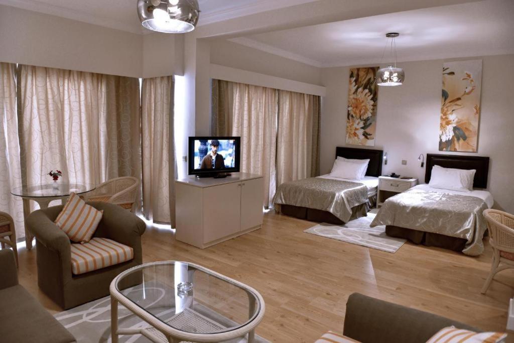 Jasmine Court Hotel Kyrenia  Zimmer foto