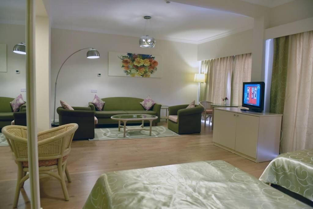 Jasmine Court Hotel Kyrenia  Zimmer foto
