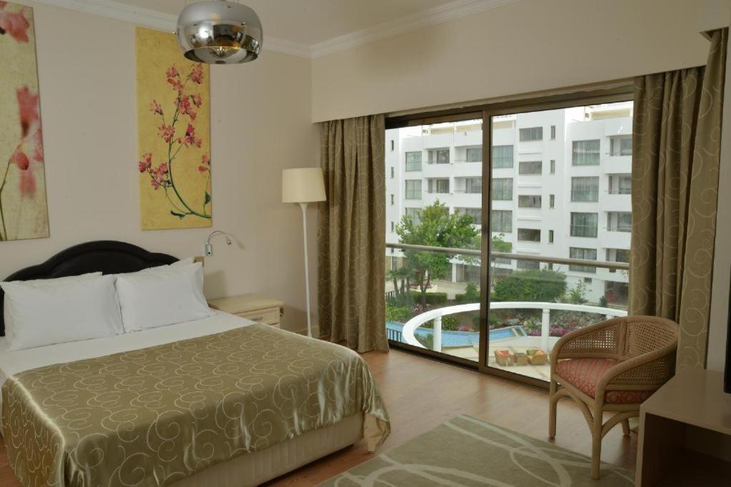 Jasmine Court Hotel Kyrenia  Zimmer foto