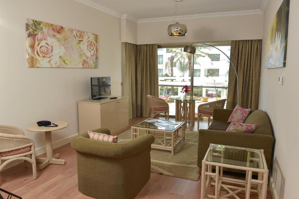 Jasmine Court Hotel Kyrenia  Zimmer foto